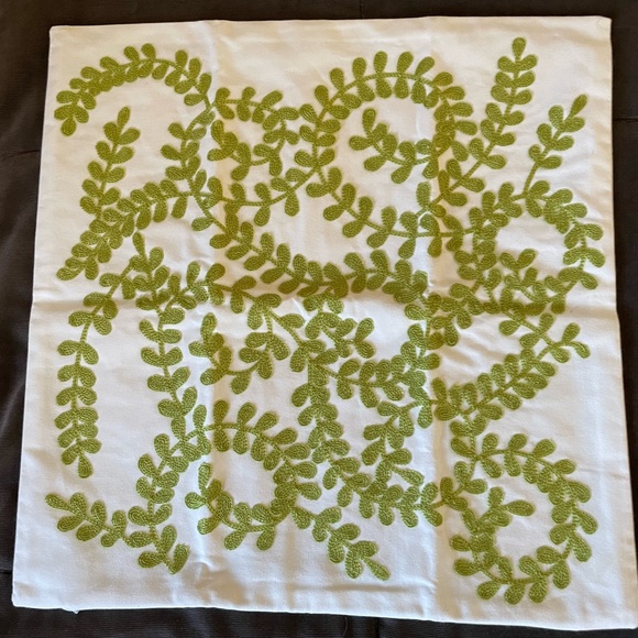 Decorative embroidered pillow case - Picture 2 of 7